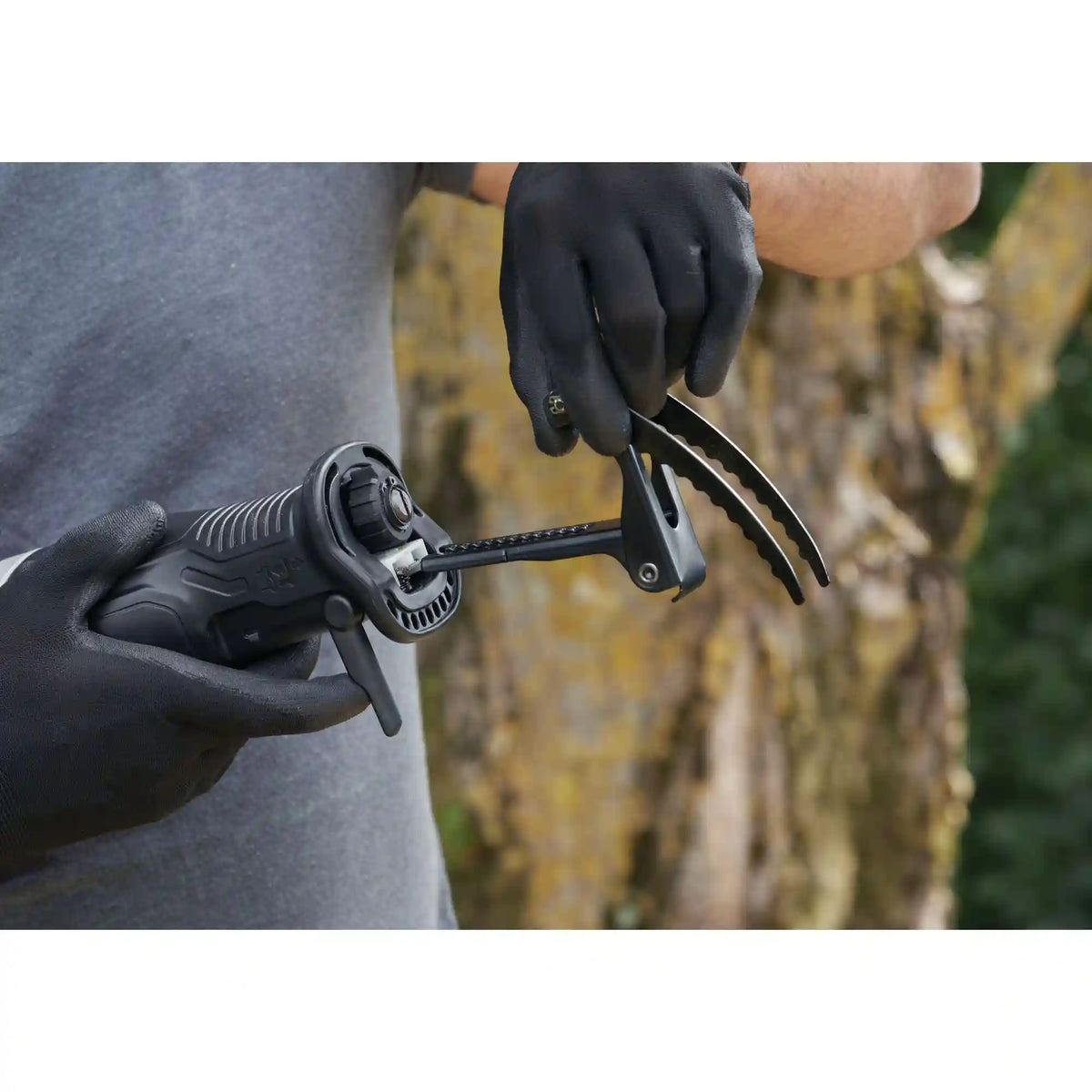 7 Amp Electric Reciprocating Saw With Removable Branch Holder